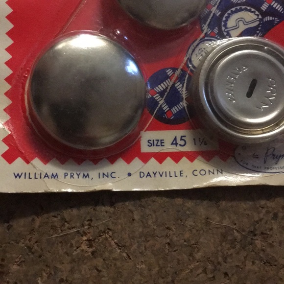 Vintage Prims Button Covers - Picture 3 of 8